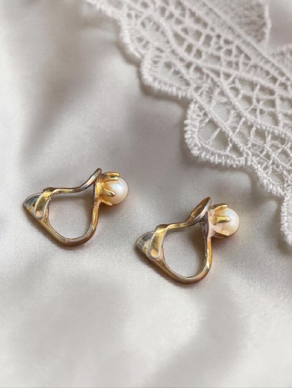 Vtg Real Pearl Clip on Earrings